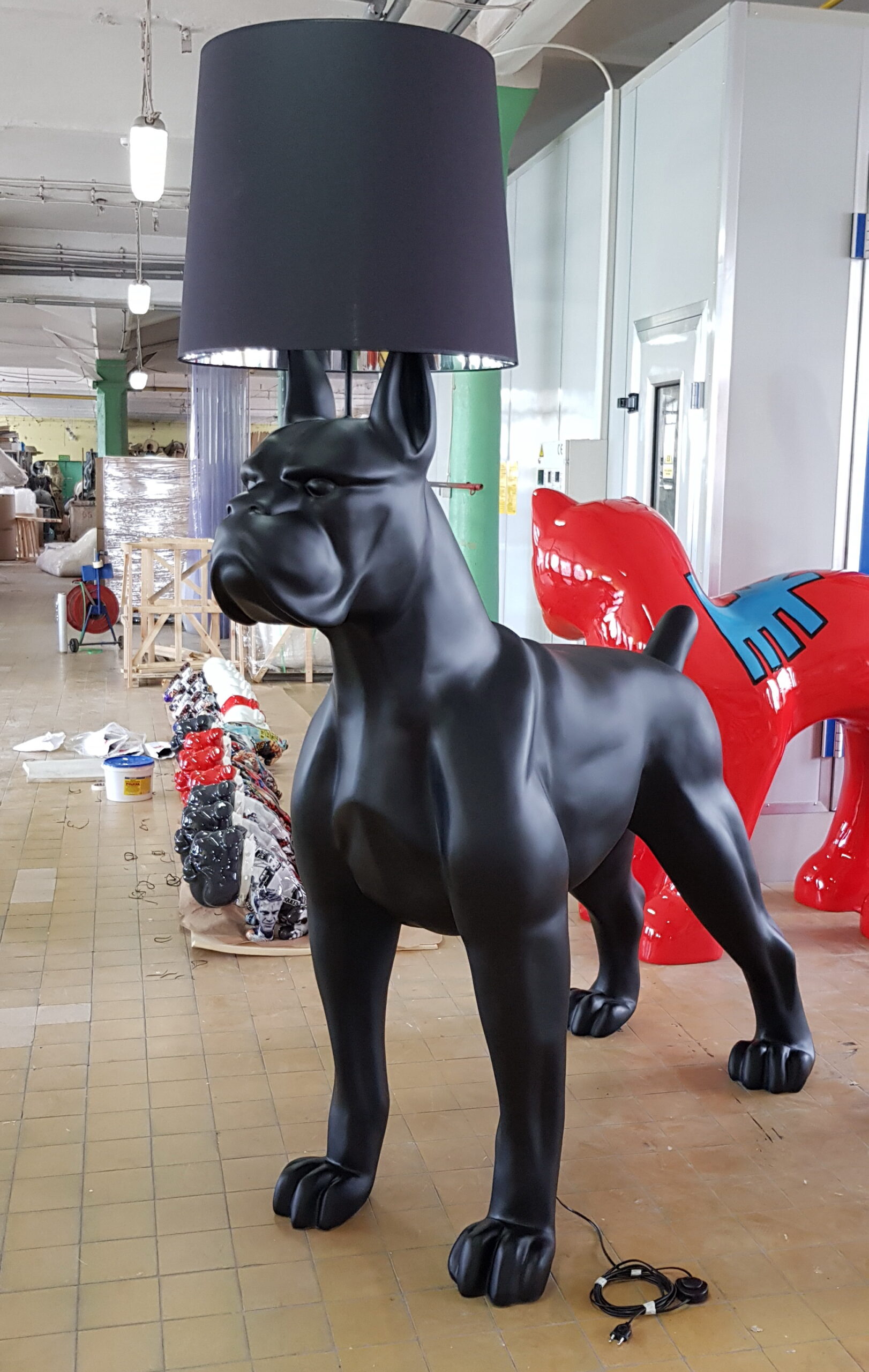 Lampa podłogowa - duża figura pies bokser 2 Lampa podłogowa - duża figura pies bokser