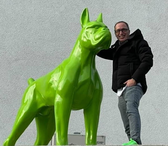 Duża figura pies bokser - wersja jednokolorowa 2 Duża figura pies bokser - wersja jednokolorowa