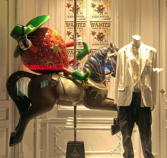 Figura dekoracyjna / reklamowa - duża truskawka 4 Figura dekoracyjna / reklamowa - duża truskawka