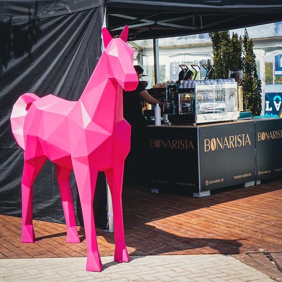 Duży koń geometryczny z laminatu 8 Duży koń geometryczny z laminatu