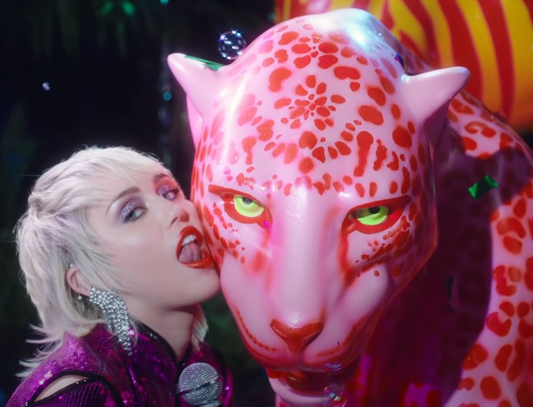 La panthère du clip vidéo de Miley Cyrus 6 Panther From Miley Cyrus Music Video-3DFORMeu