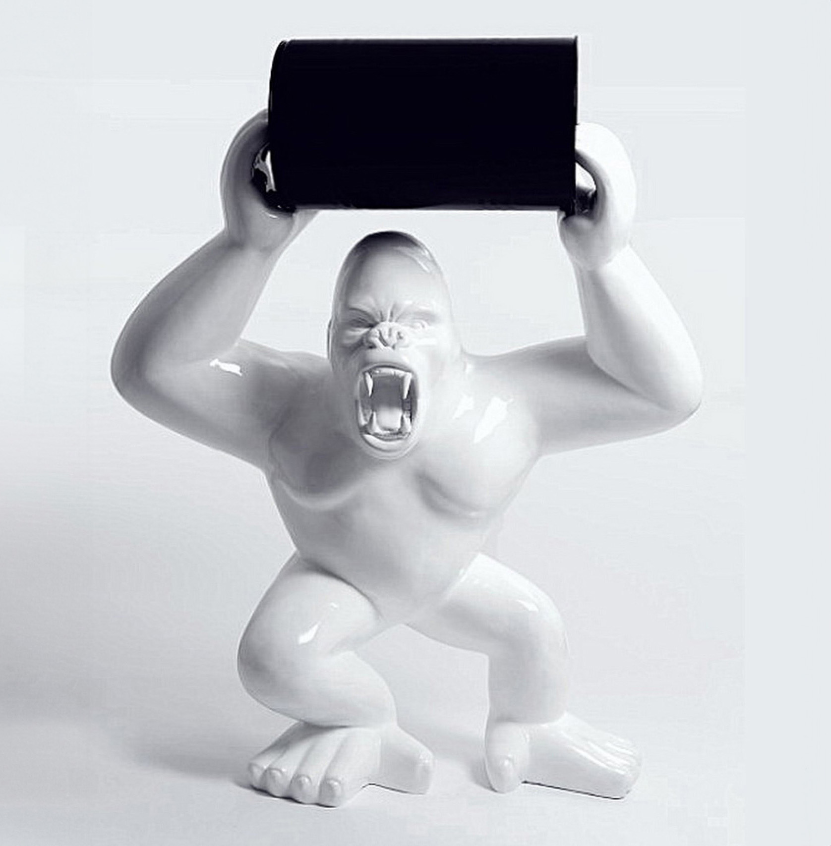 Grande figurine de gorille avec un tonneau 1 Duży goryl figura z beczką