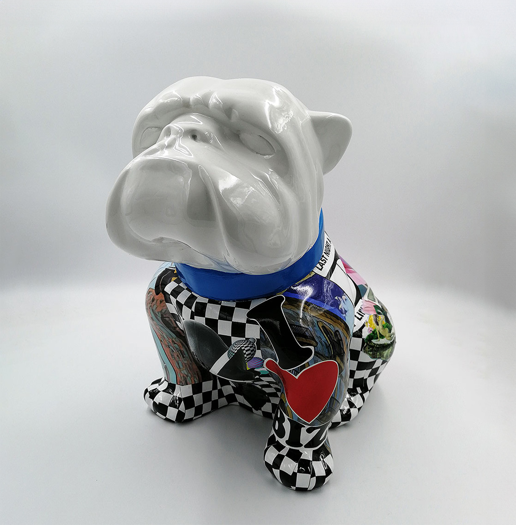 Chien Bulldog Angelo 40cm - Amour 1 pies Bulldog Angelo 40cm - Love