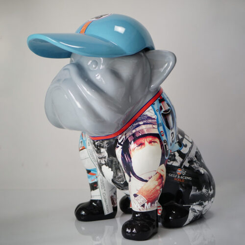 pies Bulldog z czapka - McQueen