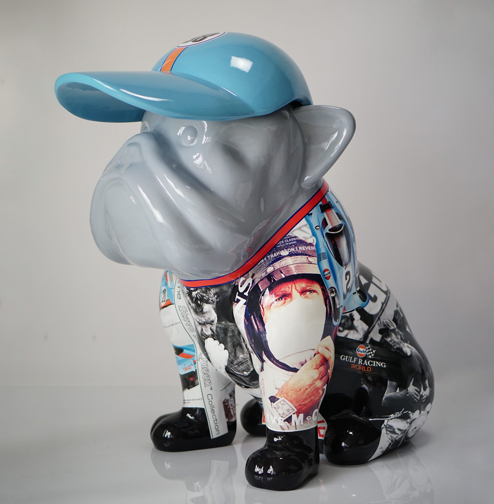 Chien Bulldog avec chapeau - McQueen 1 pies Bulldog z czapka - McQueen