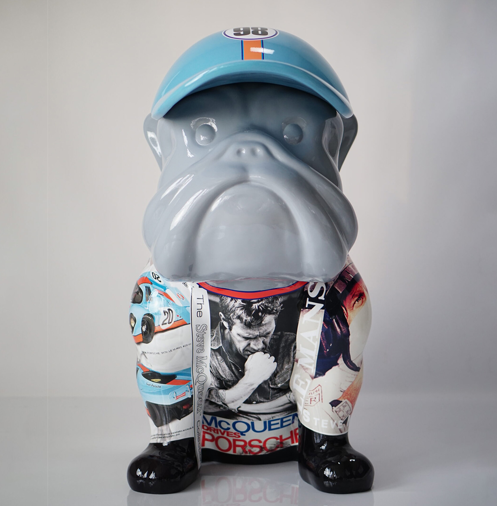 Chien Bulldog avec chapeau - McQueen 2 pies Bulldog z czapka - McQueen