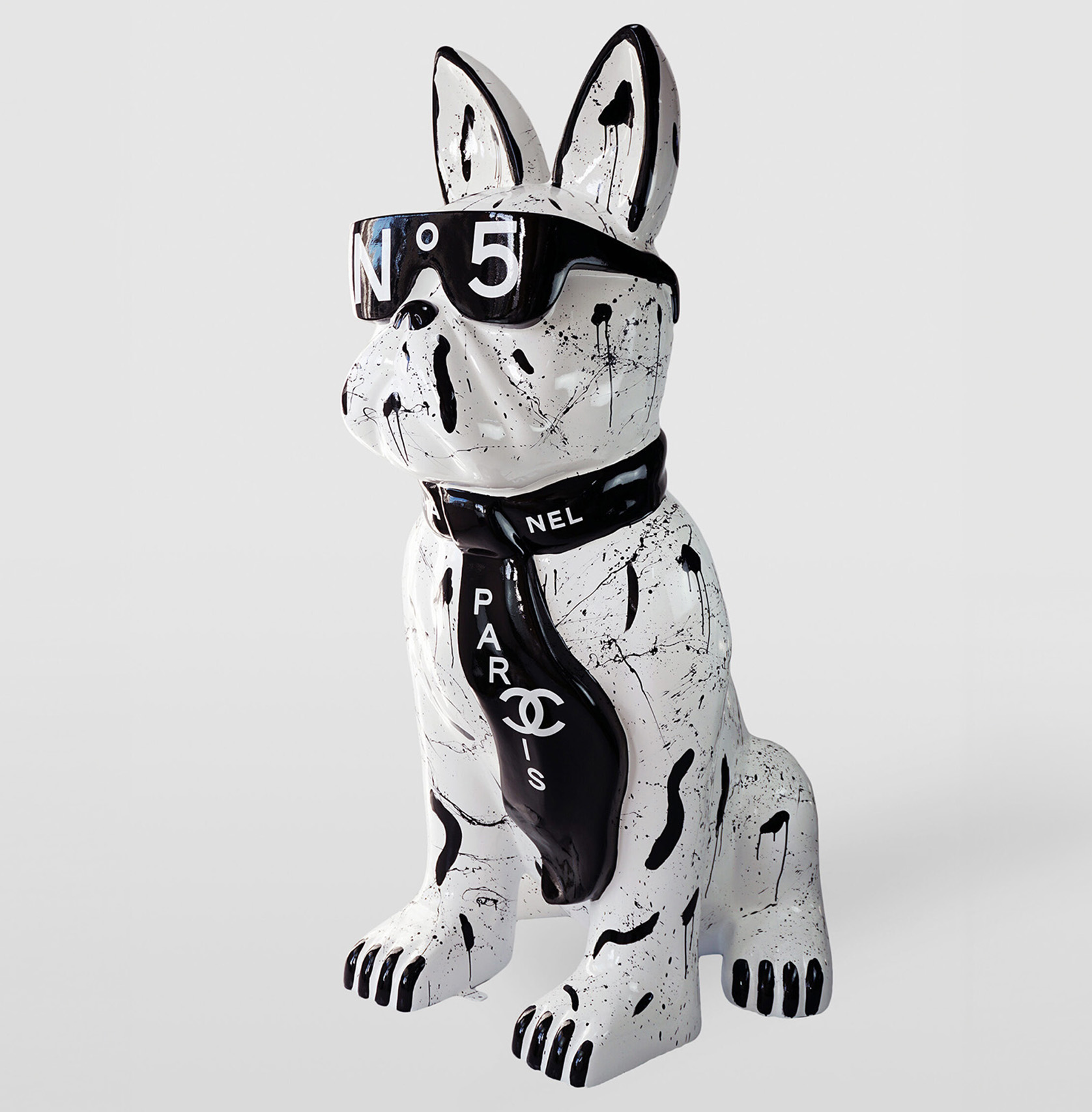 Grand figurine de bouledogue avec cravate et lunettes - No.5 1 pies Duża figura bulldoga z krawatem w okularach – No.5