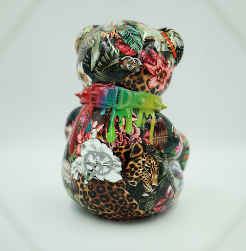 Miś H-31 cm z obrożą z kolcami motyw tygrysa