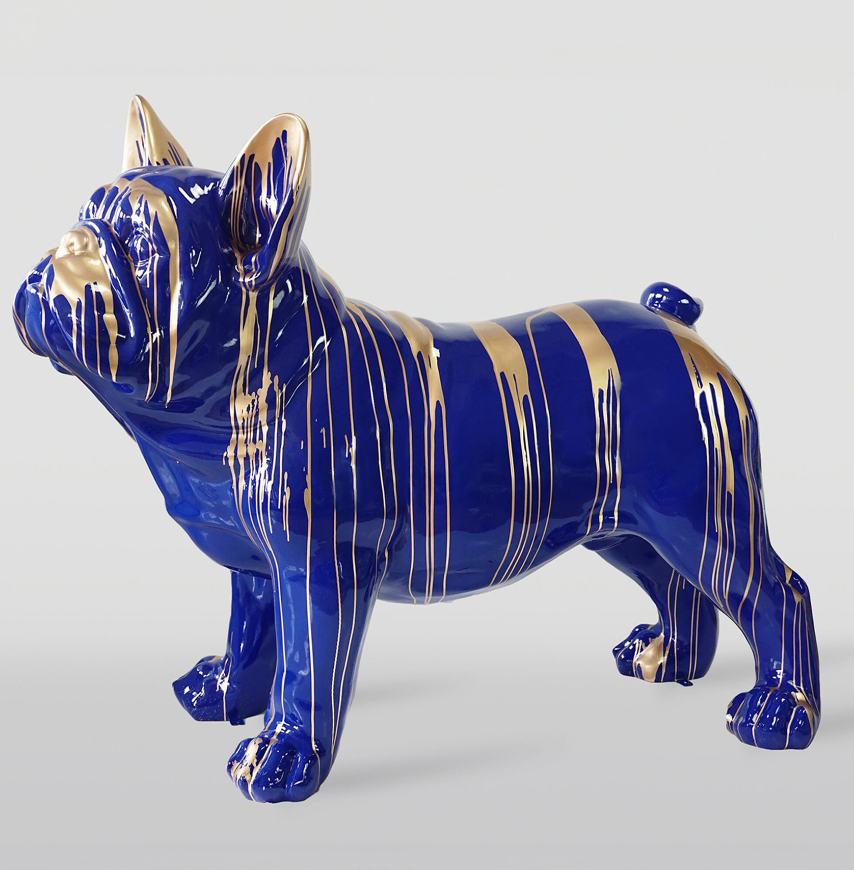 Chien Grande figurine bouledogue français bleu pies Duża figura niebieski bulldog francuski „Juki”- wersja złoty trash