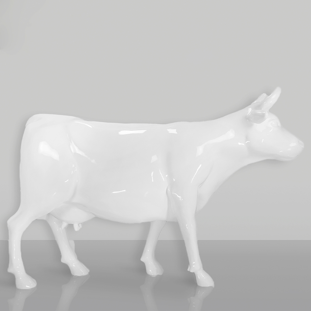 Grande figurine de vache - monochrome 2 Grande figurine de vache - monochrome – Image 2