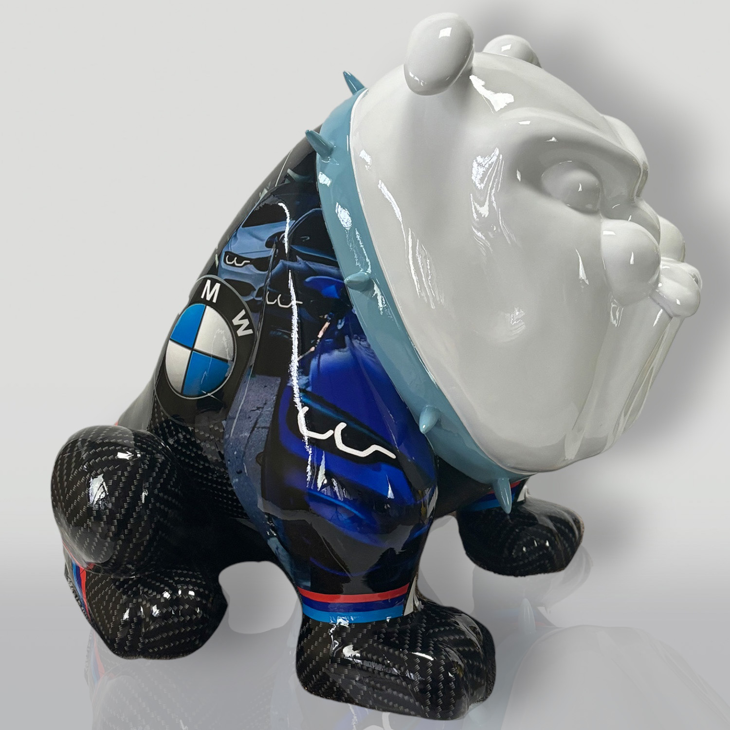 Chien bulldog Avella 55 cm - BMW 3 Pies bulldog avella 55 cm - BMW