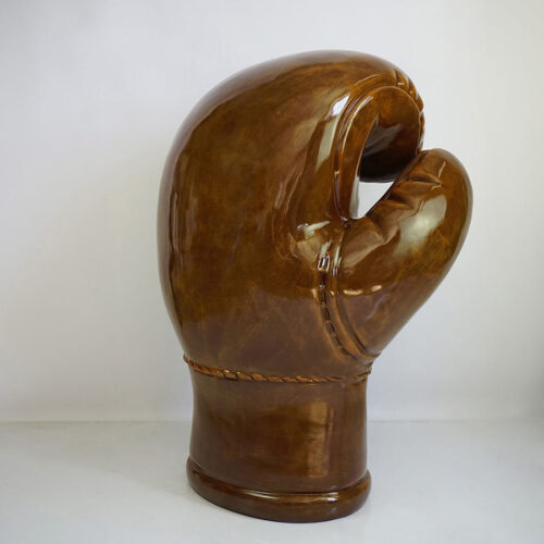 Grande Figurine Réaliste de Gant de Boxe
