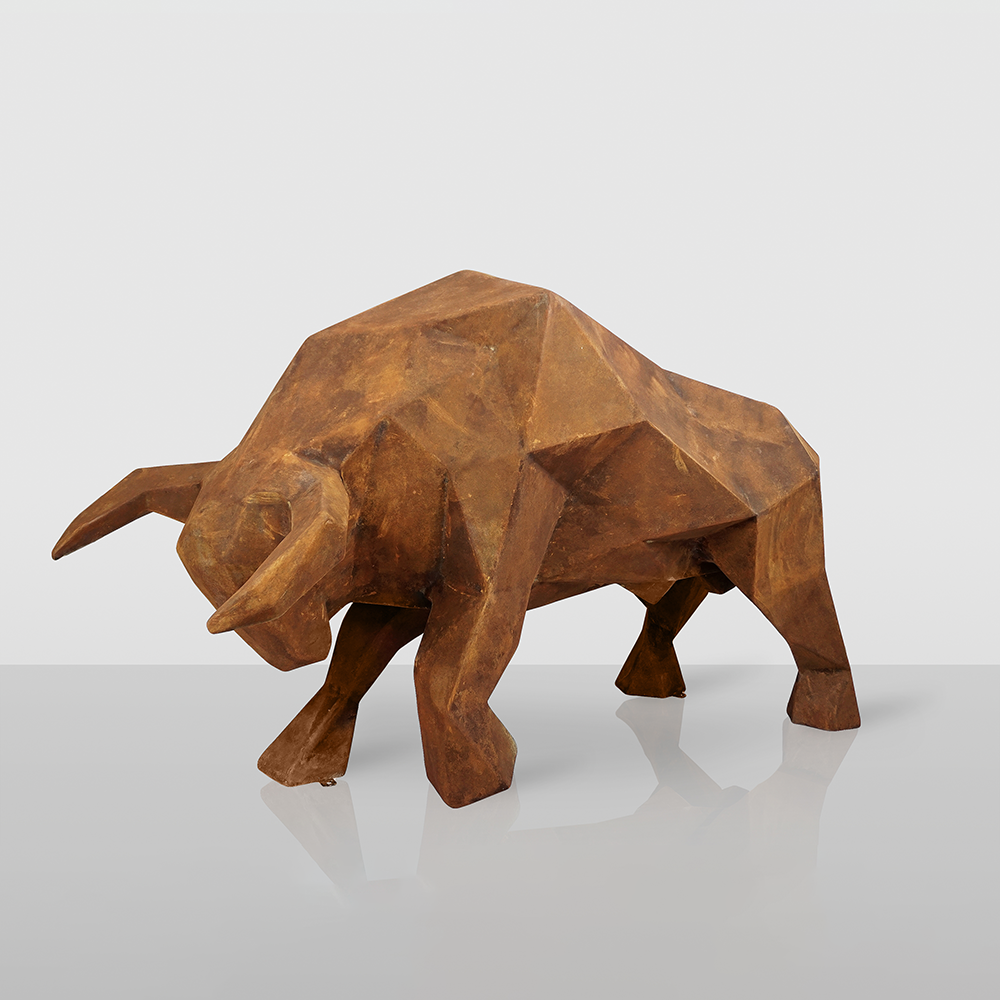 Grande Figurine de Taureau Géométrique – Effet Rouille